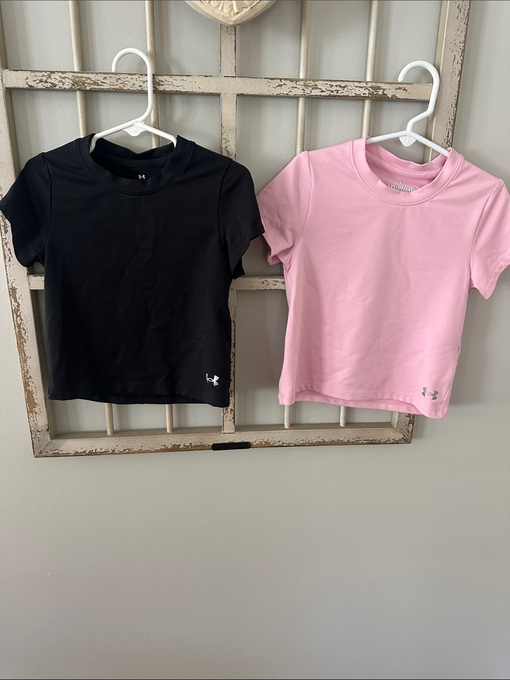 Under Armour Kids Short Sleeve Performance Tees in Black & Pink